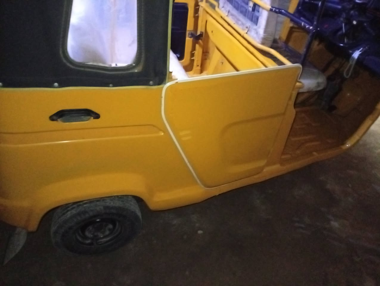 تكتك للبيع رقم وسنويه بسمي مديل19نضيفه محرك كفاله مصبوغه جماليه لا زنجار ولا خياس سعر5ونص العنوان البصره الحيانيه ***********
