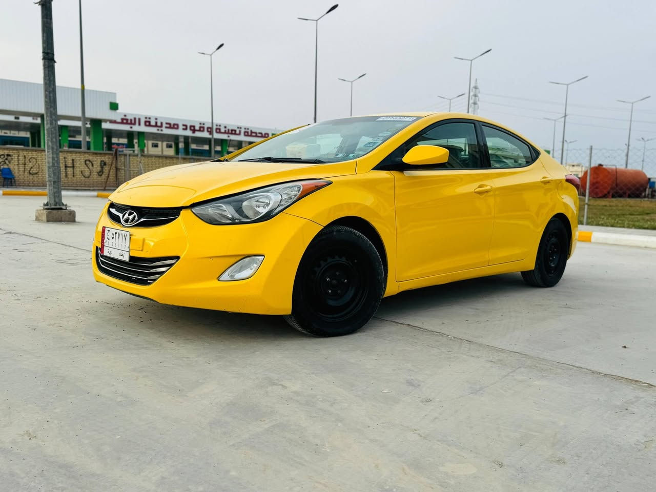 السلام عليكم
النترا مديل ١٣ رقم بغداد مصفره هيئه وغرامات مكينه وكير مكفولات تخم تاير تبريد ثلج حداديه جديده سياره نضيفه ضررها شخط بالباب الخلفي وسونار مرفق مع الصور السعر ١٠٨ وبيها مجال الشراي يجي خاص اتصال *********** مكاني كوت
