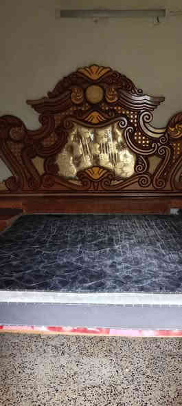 غرفة عراقية متكونة من جرباية وكنتور وزاوية وميز مراية  ماعدة الدوشگ للبيع مستعملة السعر خاص  ***********3
