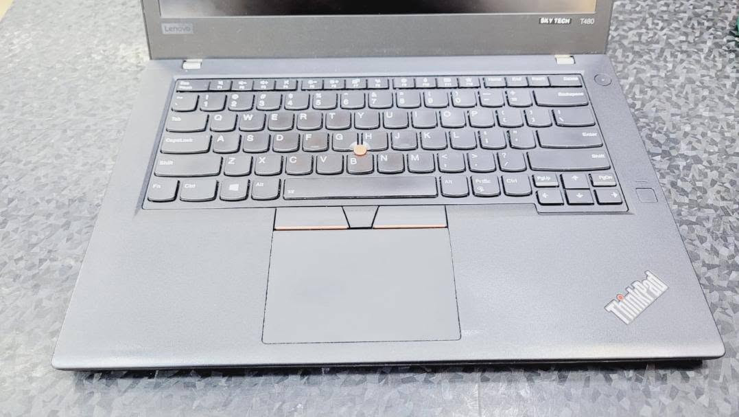 🔥 Lenovo ThinkPad T480 🔥

💻 من أفضل أجهزة البزنس العملية من لينوفو، يجمع بين الأداء القوي، جودة التصنيع العالية، والاعتمادية الكبيرة للشغل والدراسة والبرمجة.
✨ هيكل قوي ومتين
✨ كيبورد Backlit للإستخدام المريح ليلًا
✨ بصمة إصبع لسرعة وأمان تسجيل الدخول
✨ شاشة IPS بألوان ممتازة وزوايا رؤية واسعة
✅ Intel Core i5-8350U 8th Gen
✅ RAM 8GB DDR4
✅ SSD 256GB
✅ شاشة 14.1" FHD IPS
✅ Intel UHD Graphics 620
✅ Backlit Keyboard
✅ Fingerprint Sensor
✅ كاميرا عالية الجودة
✅ بطارية من ساعتين ونصف إلى 4 ساعات حسب الاستخدام
🎯 مناسب لـ:
✔ البرمجة وتطوير المواقع
✔ الدراسة والأبحاث
✔ برامج الأوفيس والمحاسبة
✔ الشغل أونلاين والاجتماعات
✔ التصفح والاستخدام اليومي
⚡ معالج الجيل الثامن مع SSD يوفر سرعة ممتازة في تشغيل البرامج والويندوز.
💰 السعر: 8,750 جنيه
👑 ملك اللابتوبات | Laptop King


**إذا كنت صاحب هذا الإعلان وتريد حذفه لأي سبب، رجاءا أرسل رسالة إلى الدعم الفني**