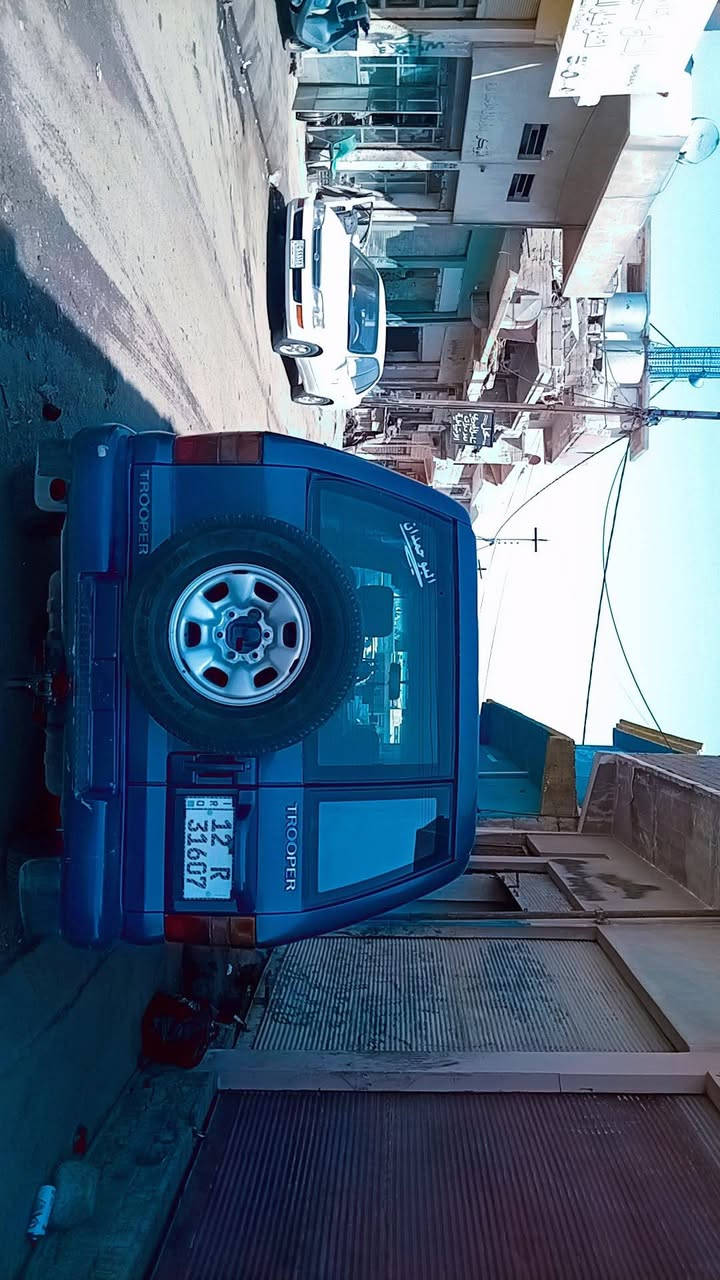 ازوز للبيع موديل 93 سيارة جاهز مكينه بطه طخم تايات جديد رقم جديد دولي سيارة مكفوله وشرط تحويل سعر 60 وراق رقم الهاتف 0757760198 اسياة ***********
