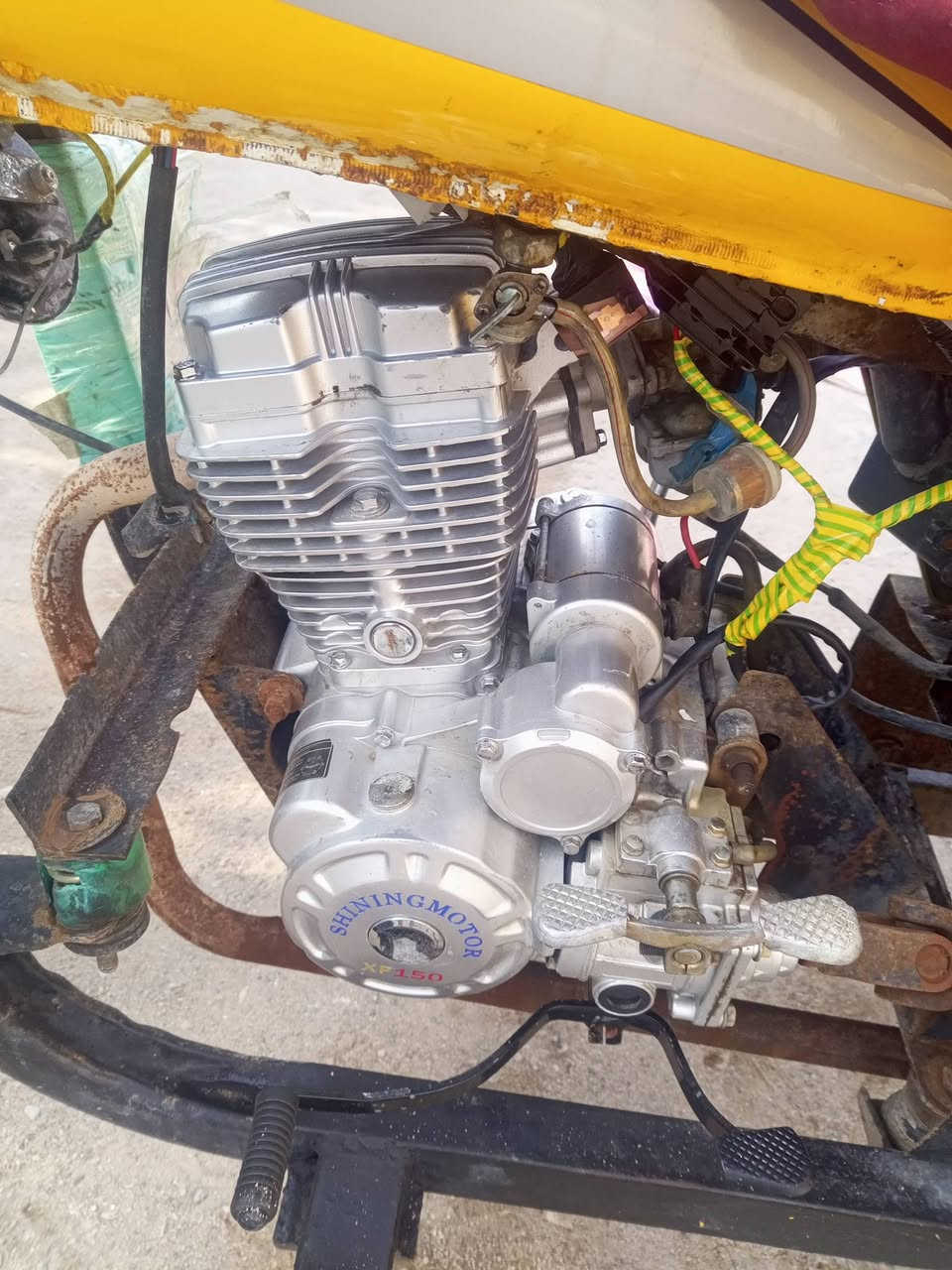 السلام عليكم ستوته للبيع اوراق 18 مكينه جمره24اكسن جمره هم 24 كهربإيات شقاله عامه الشاصي مكفول من الفطر للستفسار ***********اتصال فقط
