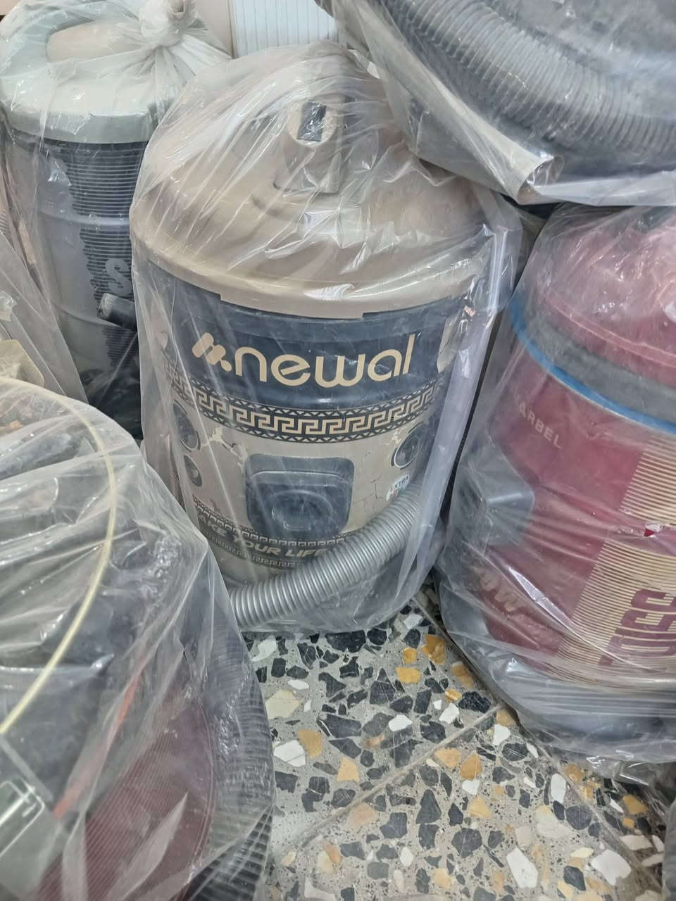 أللهم صلي على محمد وآل محمد الطيبين الطاهرين
تم وصول حاويه أثاث منزليه مستخدم اخو الجديد نضافه فول الماركه ياباني وخليجي
مكانيس هيتاشي ياباني باله السعر ٣٥ الف
العنوان كربلاء الحر القادسيه قرب الحديقه
واي استفسار ***********
