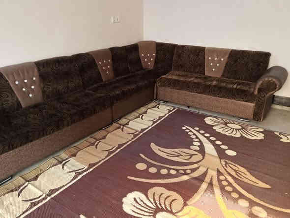 ديوان 7 متر سعر 140 بي مجال جربابه نفر واحد سعر 35 مع دوشك الشراي يتصل مكلف بنشر ***********
