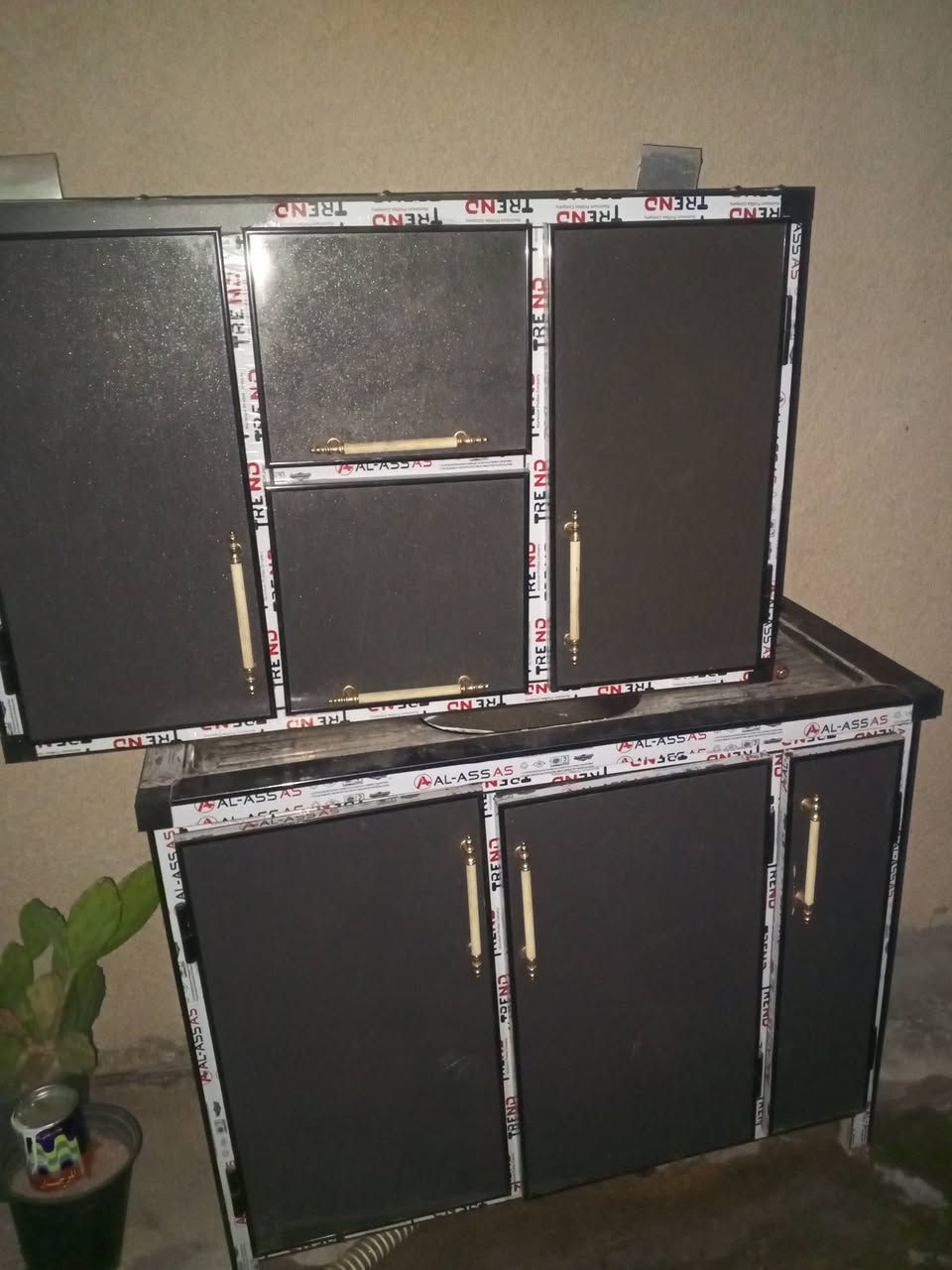 مرحبا كاونتر للبيع جديد ستخدام قليل سعر 150 مكاني شعب  رقم0772 367 6220
