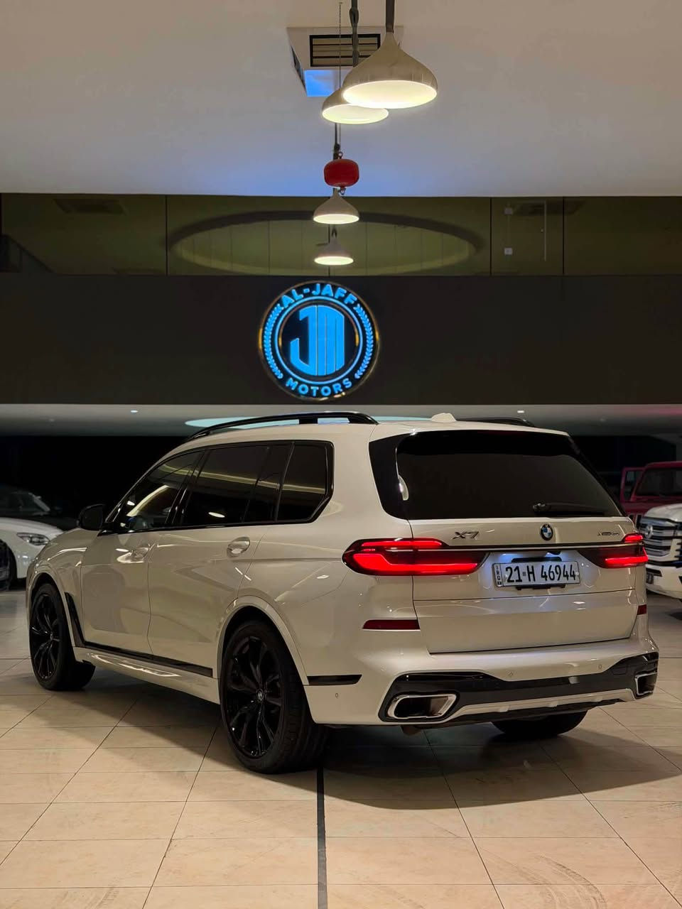 السلام عليكم 
Bmw x7 m40i M package 
2023
السيارة فول مواصفات طلب خاص individual
كشنات تدفئة وتبريد وكهرباء وميموري ومساج ولايت adaptive led ورادار امامي خلفي ونقط عمياء وقيادة ذاتية وداتا شو hud وسقف sky lounge ودبلات كهرباء جكات وبردات بلادي وبانوراما ٣ قطع السيارة بلاد m package ونايت باكج 
السيارة بدون صبغ فقط بيهة بارد بالجاملغ الامامي بدون دواخل بدون ايرباك وماشية ٣١ الف فقط
السعر المطلوب :٦١٥ ورقة
العنوان: السليمانية المعارض الجديدة (الجاف موتورز)
للأستفسار:*********** كاوه جمال 
او واتساب نفس الرقم السليمانية, العراق
