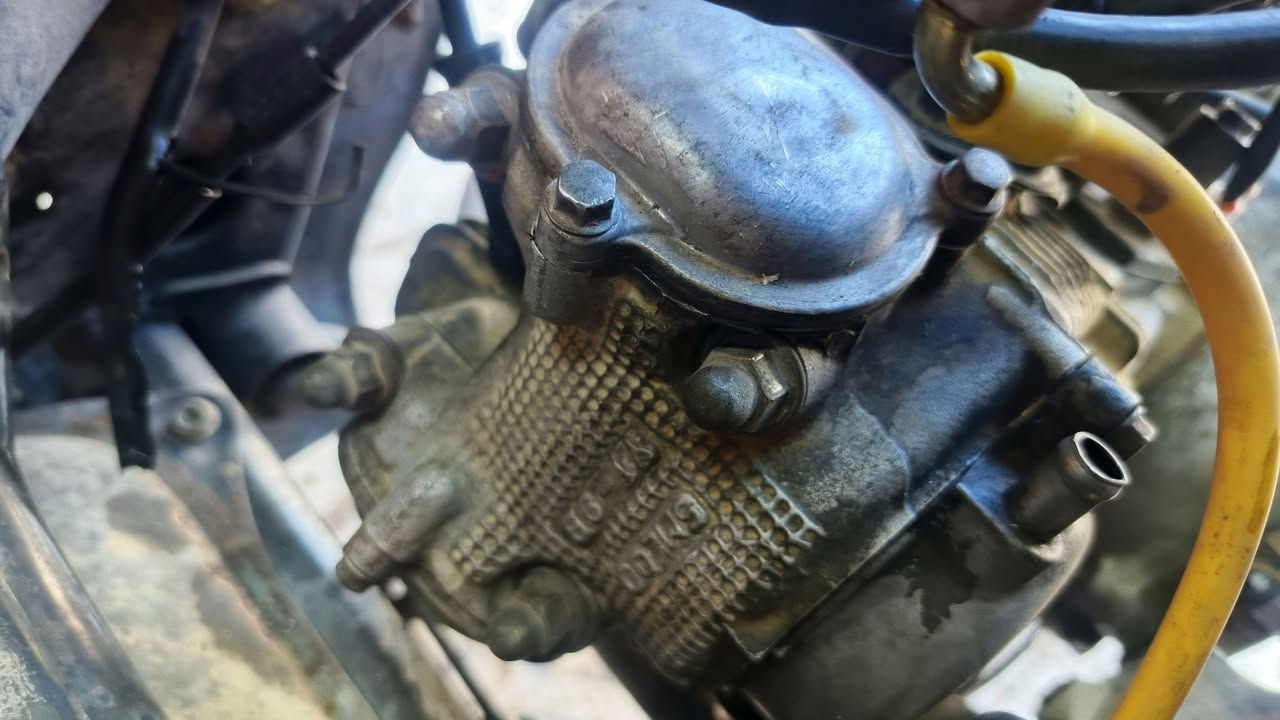 مكينة سكنز فحل نوزل كفاىة عامة اي نقص مابيها ابيعلك طابوكة كاملة من فلاوين وملف واكسل عدا الصالصنة والكلجات والقبق هندر مرتبة لا تنقيص ولا تبخير ولا نضوح كفالة عامة سعرها وخسران بيها  ١٦٠ الف وبيها مجال شي قليل حك الجية بعقوبة *********** خاص موجود (الميعرف بيهن ليسولف رجائا)
