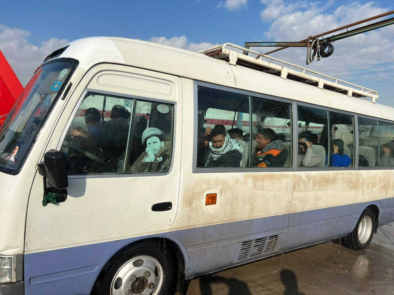 سلام عليكم كواستر البيع موديل ٢٠٠٩ رقم إنكليزي تخم تاير ياباني مكينه وكير مكفولة حدادي وسط كشنات استاركس سياره نضيفه وخير من الله عادي مراوس بموديل ٢٠١٤ شماليه رقم الهاتف ***********
