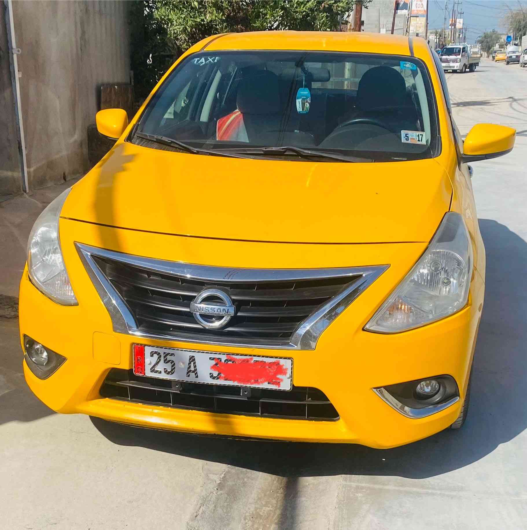 ***********  نيسان فيرسا مديل 19 رقم كركوك سياره كلش نضيفه بيها جاملغ وبنيد تبديل وبشاصي شويه ماشيه جوه ١٠٠ سياره فول  سعر ب115 وبيها مجال
