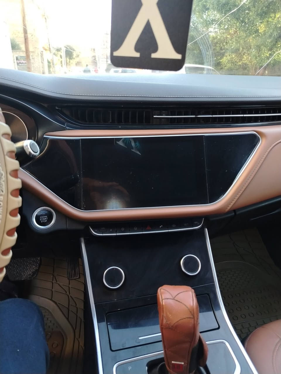 متاح للبيع شيري اريزو 6موديل2020 الون ابيض المواصفات فول واحد على   واقصادهه مخله باقيله بس شهر واحدواحد رقمه بغداد مشروع وطني والسياره موجوده بل كوت***********
