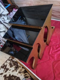 طبلات ثلاثية • صاج ذهبي • زجاج أسود