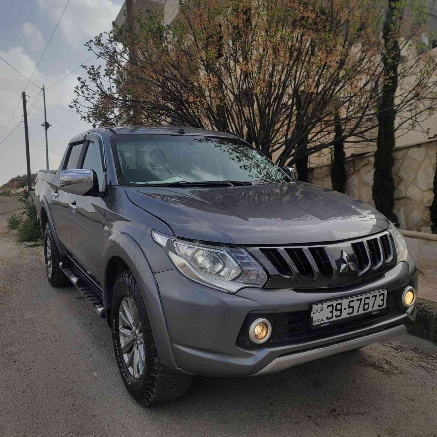 للبيع L200 2016 سبيرتيرو 
بصمة تشغيل 
بصمة أبواب 
مري ضب 
فور ويل 4*4 ماوس 
توب ترونيك نظام الشفترات
ممشى 118 الف
حساسات 
شاشه 
كاميرا رجوع 
اضويه ليد 
مكيف حامي بارد 
وإضافات عديدة 
قير وماتور فحص 
كل اشي شغال ولا يحتاج إلى صيانة 
الفحص مرفق بالصور 
مرخص لشهر 2 السنه الجاي 
موجود بالزرقاء 
مطلوب 12700 في مجال ان شاء الله 
0782409388


**إذا كنت صاحب هذا الإعلان وتريد حذفه لأي سبب، رجاءا أرسل رسالة إلى الدعم الفني**