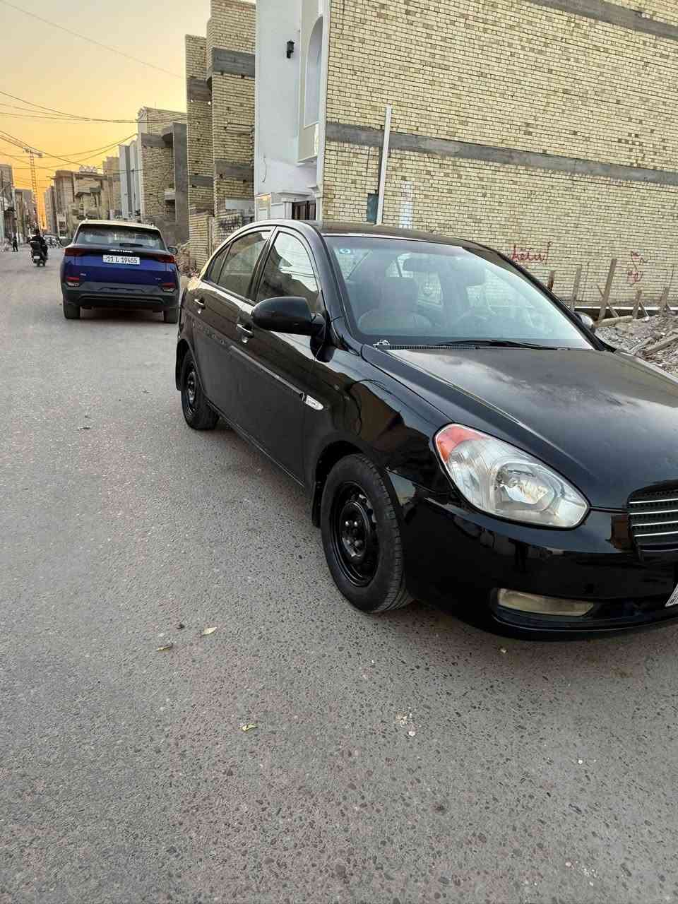 سلام عليكم اكسنت موديل 2007 رقم بغداد السيارة بسمي مكينه 1600 مكينه ما مفتوحه كير كلشي ما بي السياره نضيفه  بيه ضربه بل جنطه وارد أمريكي السياره تبريده شغال  هاذ رقمي المكان بغداد الدوره السعر ٧٥ او بيه مجال قليل هاذ رقمي ***********

