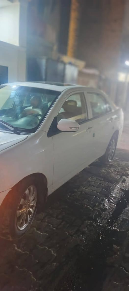 سلام عليكم سياره byd 2013 محرك خير من الله تخم تاير صدر جديد تبريد ثلج سياره غرفته نضيفه بصمه سياره بسمي تحويل مباشر رقم نكليزي سعر 53
***********
***********
