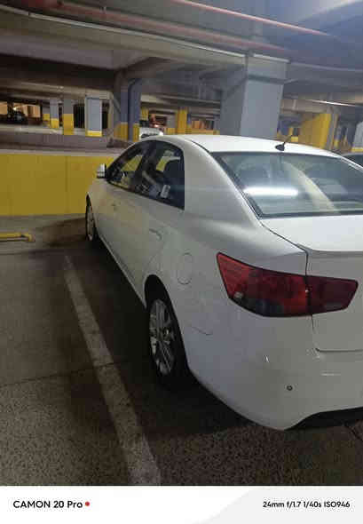 سلام عليكم
سيراتو 2011
داخل ماروني واسود 
بوب جاملاغات صندوق بنيد مكفوله 
رقم اربيل 
رايدها ب (110)وبيها مجال
***********
