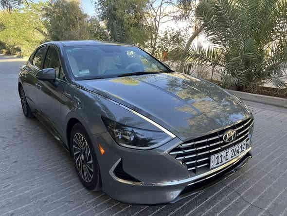 سلام عليكم للبيع او مراوس حسب القناعه 
موديل 23 هايبرد مكينه 2000 دوش سياره كفاله 
من صبغ وفتح فقط دعاميه وبدون صبغ 
مواصفات 5 رادارات تشغيل عن بعد داخل ابيض شاشه جبيره تحكمات سماعات بوس
كشنات كهرباء تبريد خلفي لايت 4 عدسات   
 سايد بريك بصمه شاحت تلفون لون (سمنتي)
تحديد مسار توفق ذاتي و اوتو هولد كير 4 وضعيات   
سياره ماشيه 33 ميل  
مكان السياره نجف 

سعر( 185 ) $$. وبيه مجال ومو غاليه سياره جديده وعلى ايد وحده وسعارهن معروفه المكفوله عن القطعه والقطعتين 
***********
