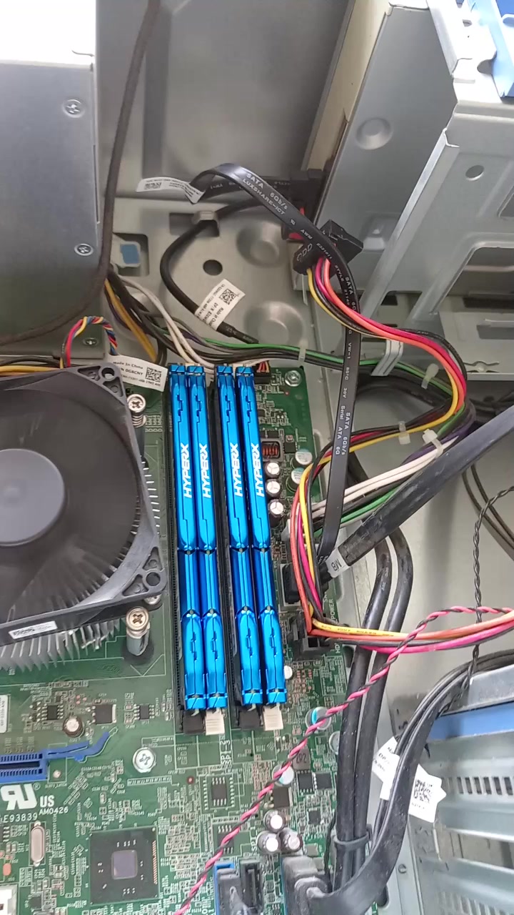 جديد غير مستخدم ومفحوص فقط رام 8 غيغه قطعة واحدة ddr3 نوع 1600 يعني 12800 🌹 سعر القطعة الواحدة 20 الف والقطعتين 35 الف مع التوصيل مجانا


**إذا كنت صاحب هذا الإعلان وتريد حذفه لأي سبب، رجاءا أرسل رسالة إلى الدعم الفني**