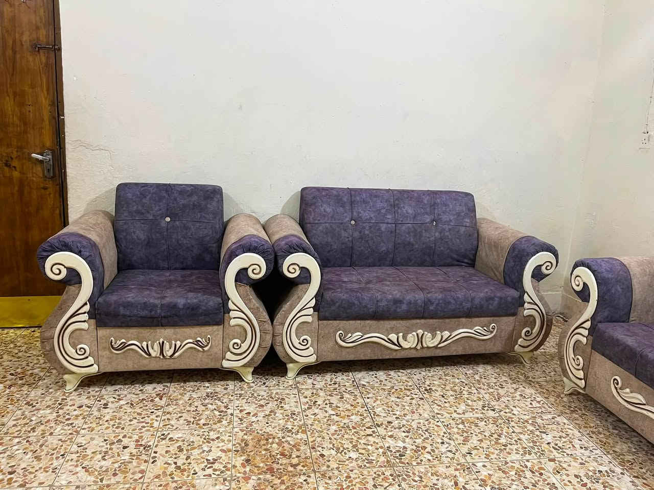 طخم قنفات خمس خطع نضيفات البيع سعره 250الف ***********
