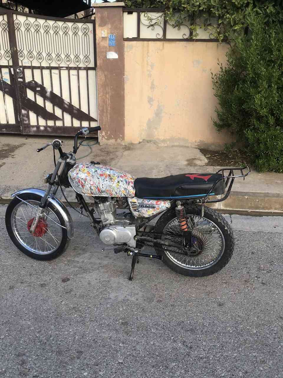 السلام عليكم دراجه للبيع كلش نضيفه الدراجه مديل 2017 منفيس اصلي السعر 450وبي مجال نامي برو وتساب***********
