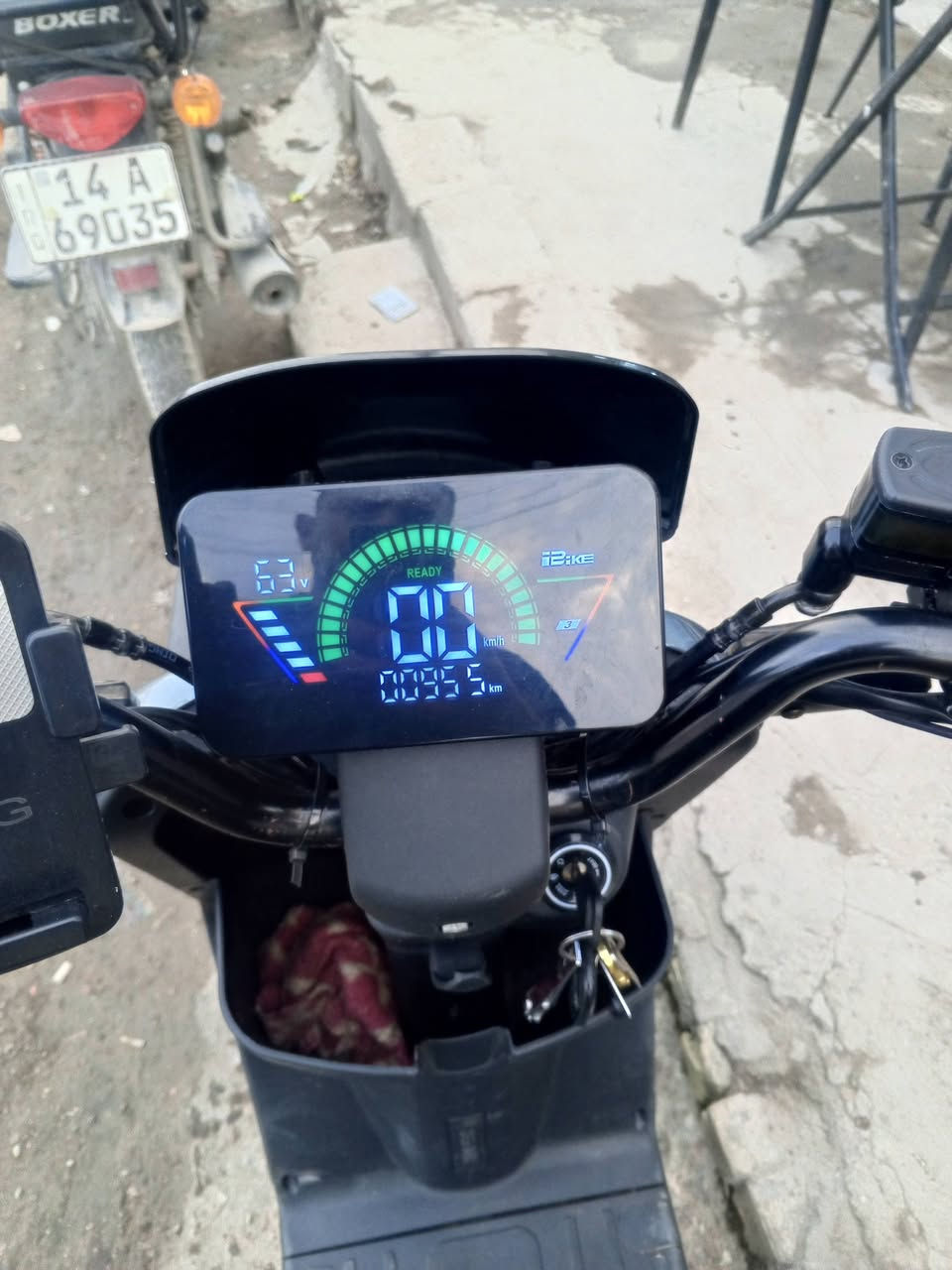 دراجه شحن للبيع جديده صار شهرين من ماخذه تي سبعه السعر 650 وبيه مجال ***********
