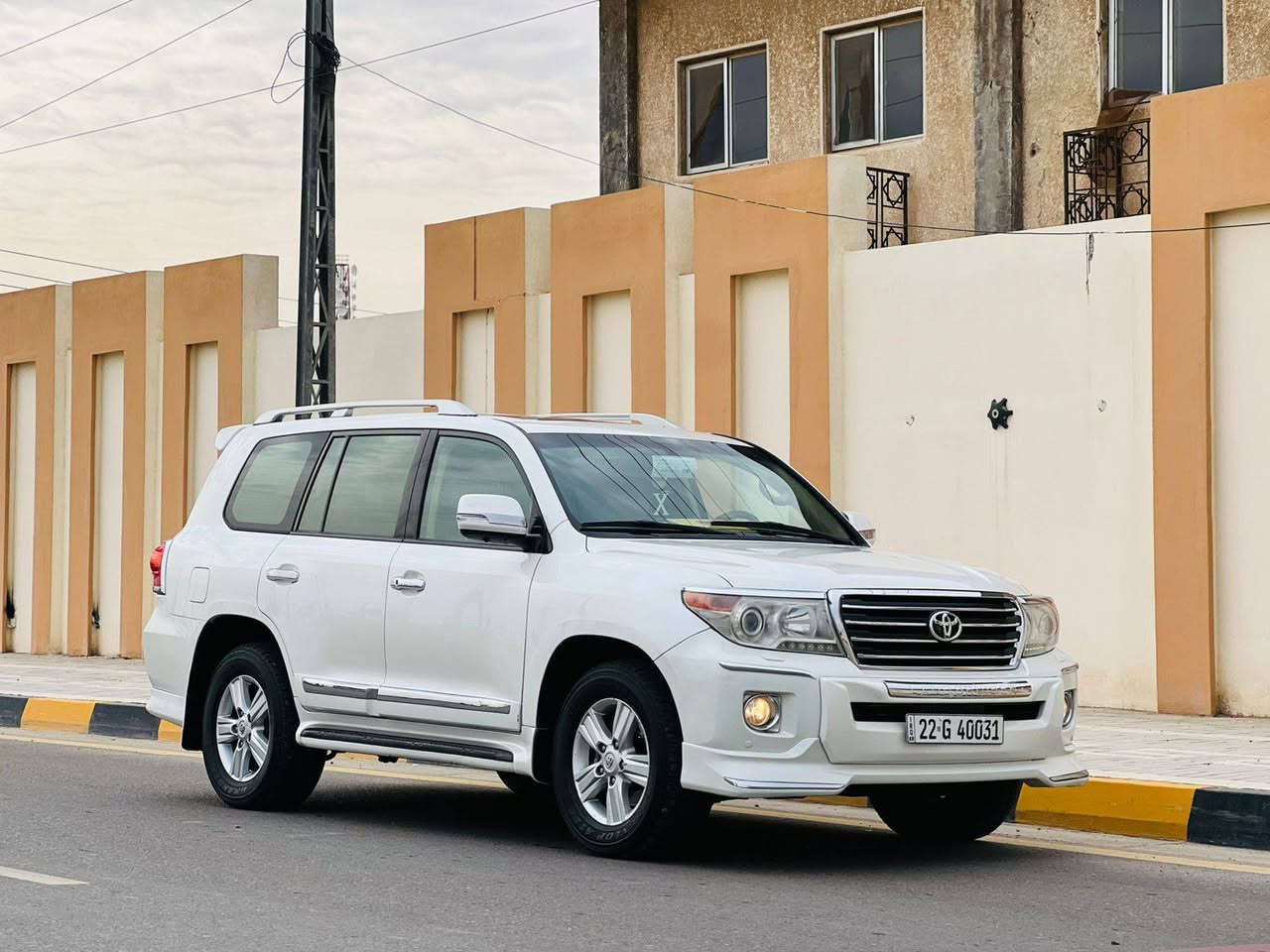 السلام عليكم للبيع لاندكروز موديل 2013
رقم اربيل. دولي بأسمي
 
فول مواصفات 1/1 سياره جديده 

بريم باب اول 8 ايرباك. كشن كهربائي

محرك V6  مواصفات معروفه

مكفوله كفاله عامه 

محرك. كير شرط كفاله 

حت الاسبير مانازل  
 
ماشيه 157  الف حقيقي 

تخم تاير جديد

السعر 370  وبيه مجال
المكان: الانبار الفلوجه حي العسكري
رقم الهاتف:***********
