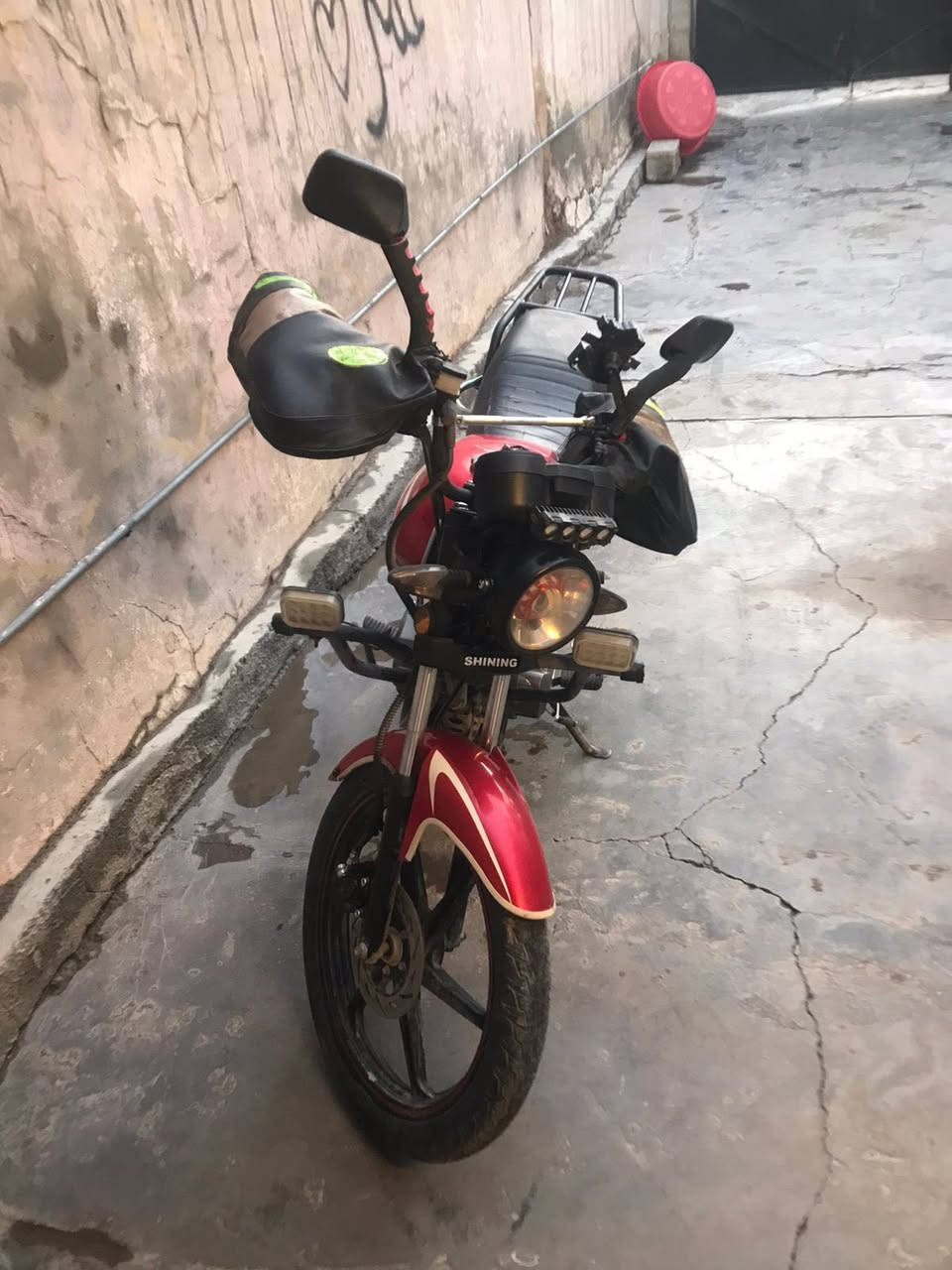 السلام عليكم دراجه شاينك موديل 23 رقم صلاح الدين بسمي سنويه لل 30رقم دولي شوكت متريد تحويل احولك بدون وكاله 
الدراجه شرط ممفتوحه وكلشي شغال بيها. 
سعرها 1500 مليون ونص وبيها مجال. الاستفسار *********** مكاني تكريت الأربعين
