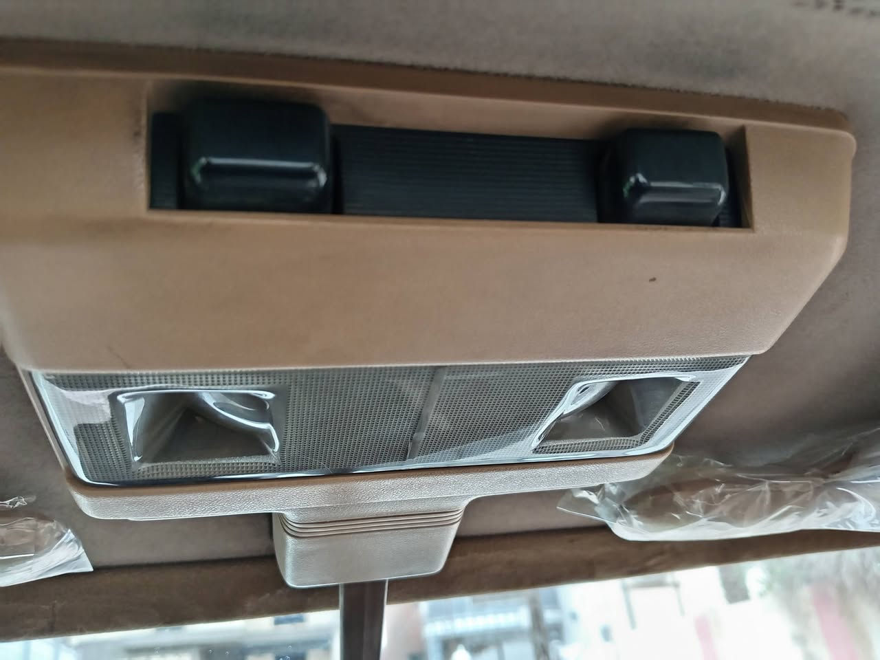 سلام عليكم اخوان سوبر للبيع موديل 1984 السياره كله عل بلاد عالشركه مكينه وكير بلادي عله وضع المؤسسة تبريد امامي خلفي السياره بسمنه شرط التحويل سنويه جديده وهسه جديده للتواصل *********** /***********
