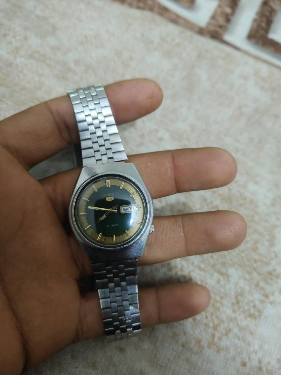 منقول 🚨#

شلعة ساعات توجد فيها ٣ قطع اصليه ثنين سايكو وحده منهن نادره اوتوماتيك ولباقيات هدايا مع القطع تحتوي ١٢ قطعه  سعر الشلعه الكلي 180 شامل التوصيل ✅✅✅

***********
