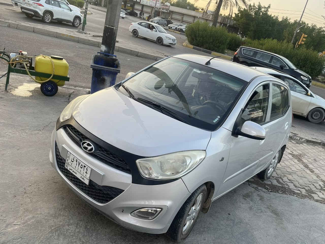 سلام عليكم للبيع هونداي i10 موديل ١٣ ماشية ٦٦ حقيقي سيارة جديدة جدا بدون صبغ حتى الدعاميات بدون بارد بيهة فقط طختين بسيط بلباب وعايفهن ع وضعهن بدون تصليح رقم بغداد تحويل مباشر السعر مطلوب ٨٠ مجال بسيط مكان سيارة بغداد حي القاهرة اتصال ع رقم *********** سونار بلمشور
