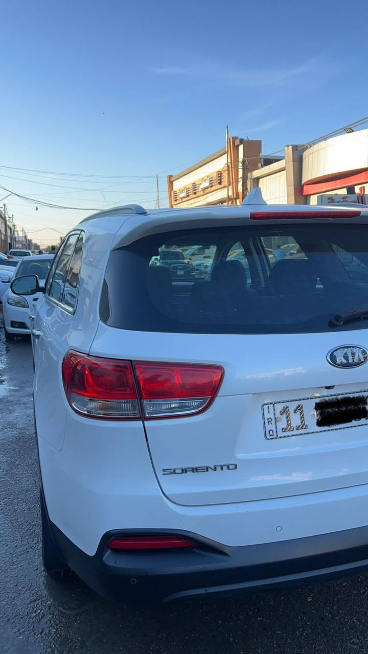 السلام عليكم كيا سورينتو 2018 وارد أمريكي السياره بدون صبغ بدون تبديل بدون ايرباك فقط دعاميه أماميه رقم بغداد الجديد لون ابيض ٤ سلندر  ٧راكب مقاعد كهرباء وتدفئه جهتين حساسات  كامره خلفيه كشافات أمامي اشاره بلمري السعر ١٨٥ ورقه وبيه مجال للاتصال ***********
