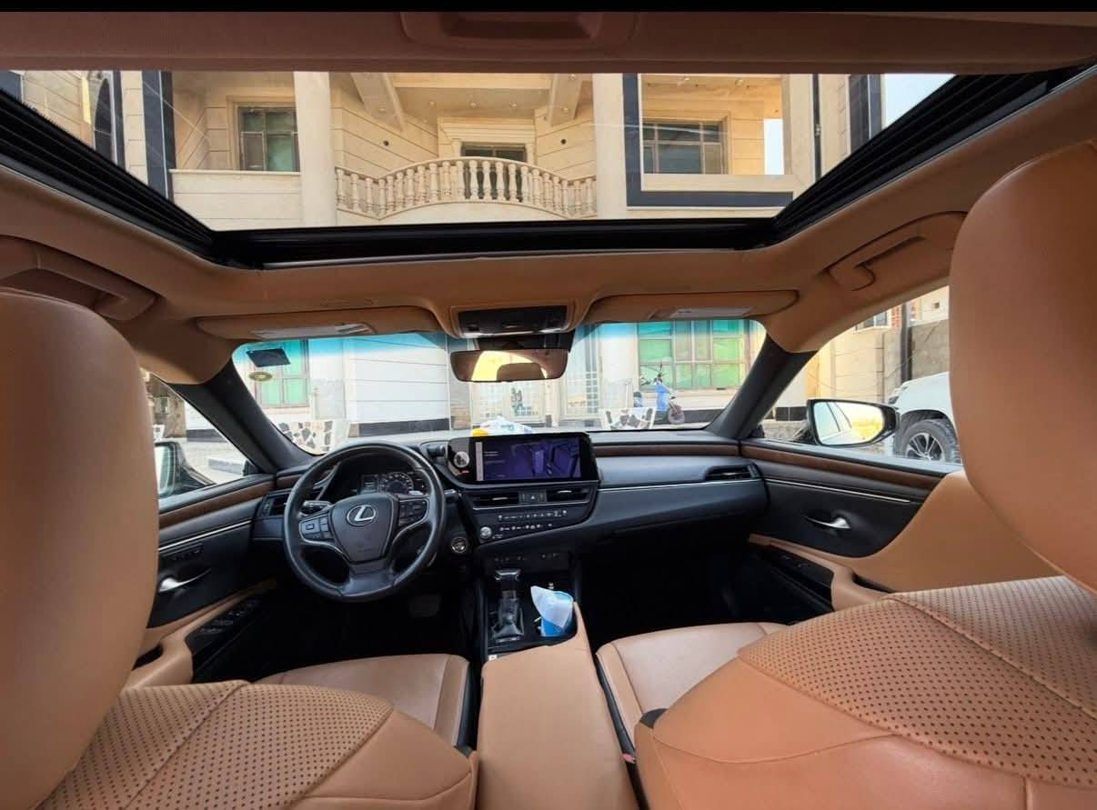 لكزز es موديل 2023 ضرر باب خلفي وجامرلغ تبديل معرفة السعر اتصل ***********
