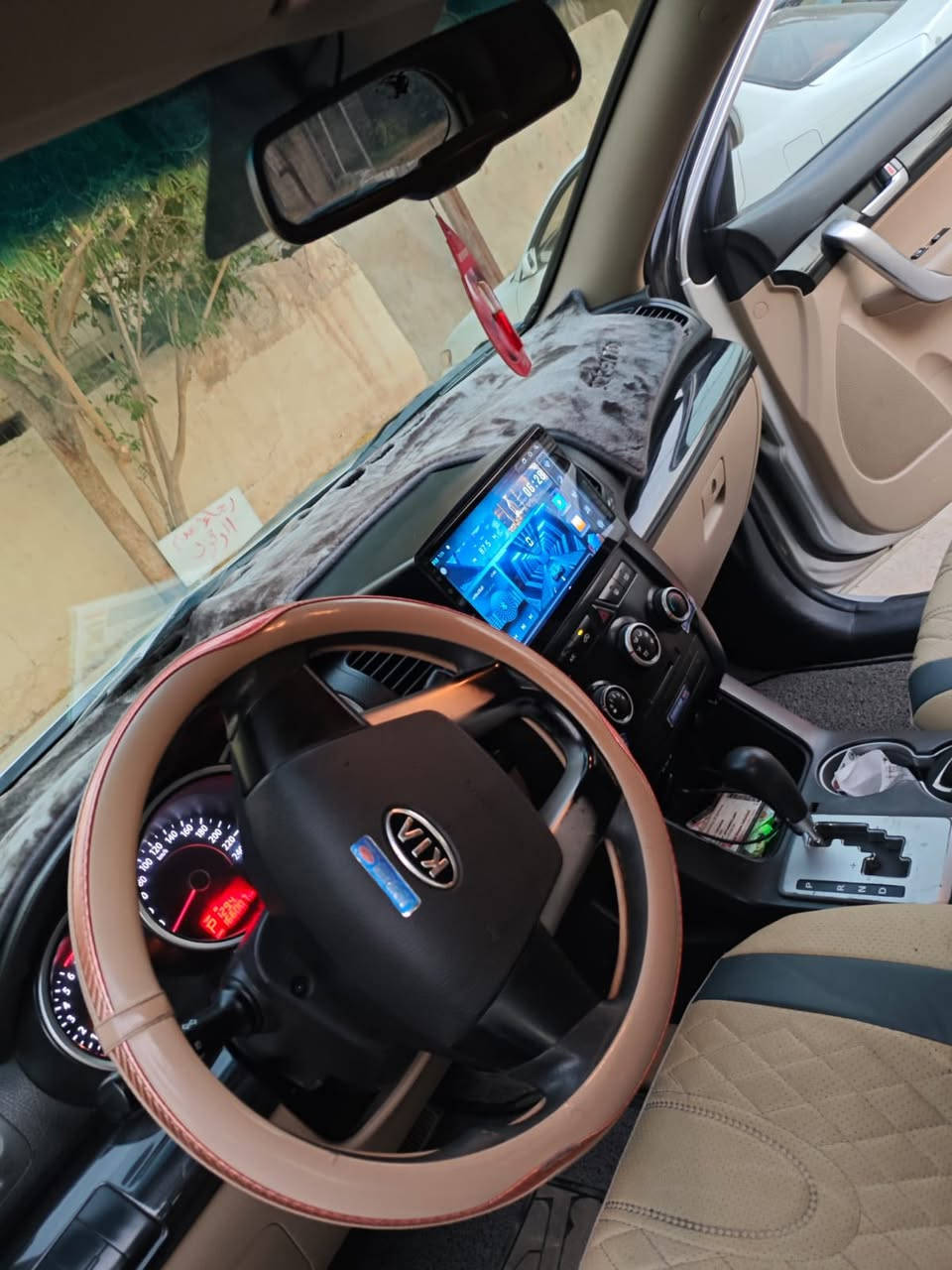 سلام عليكم للبيع كيا سورنتو مديل 2013 خليجي بغداد بأسمي  تحويل ثاني 4سلندر7راكب
3قطع تبريد برغي مابيها نقص 
مكان السياره ديالى-المقدادية
اي ستفسار ***********
السعر 160 او بيها مجال
