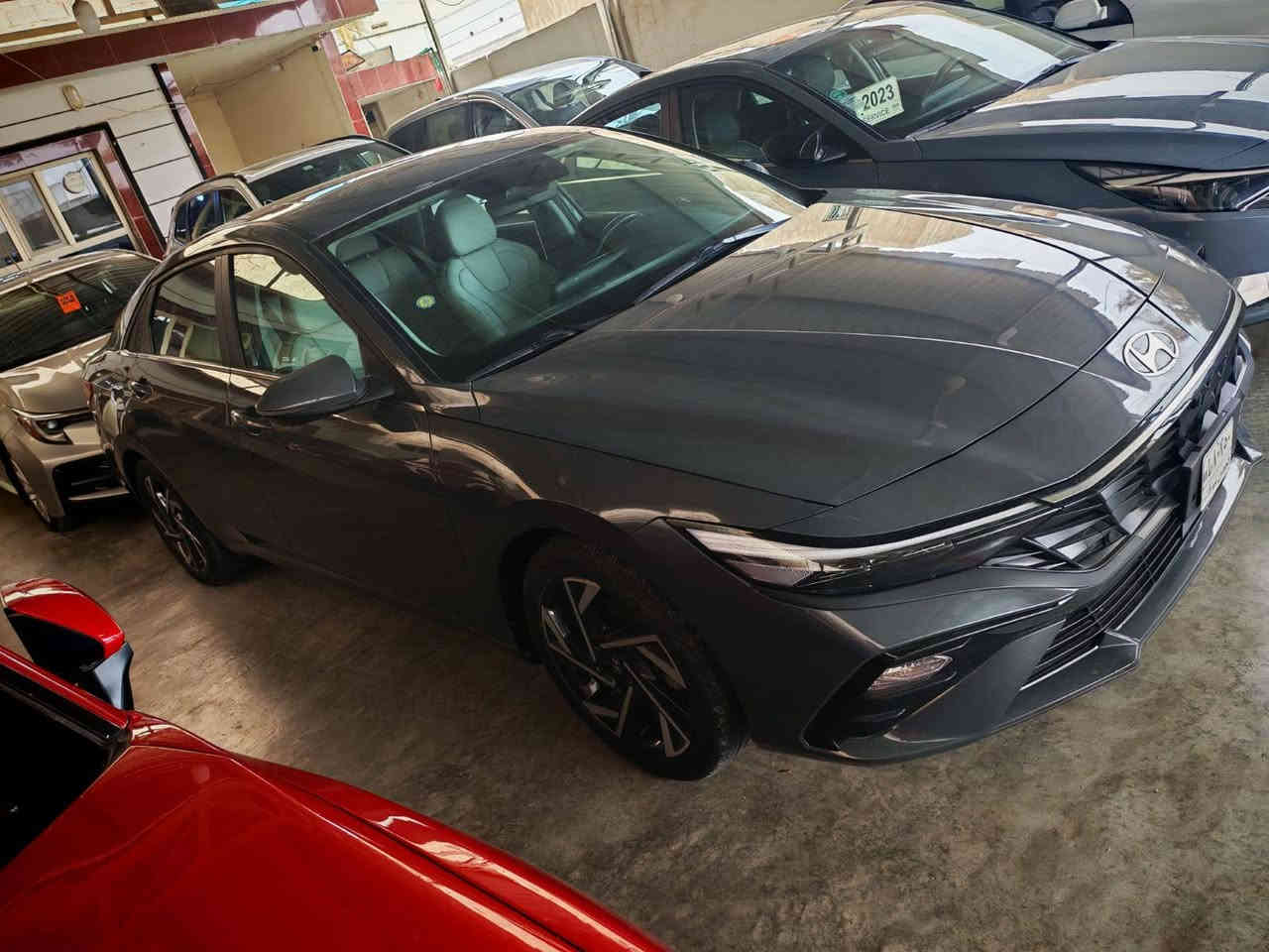 سلام عليكم النتره حره ماشيه ٣٩ كيلو بدون رقم شئون فني وين مايعجك سجل ضرر بنيد مصبوغ وشو بارد بل جاملغ  موديل 24سياره فول موصفات فتحه تحكات دواخل لونين كشنات جلد سياره احله من الصور السعر 165وبيه مجال العنوان الانبار قضاء هيت رقم تلفون ***********
