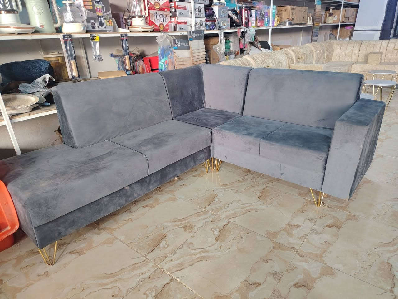 تخم قنفات نظيف وجاهز يتكون من 5 قطع 10 نفرات 
السعر 140 وبي مجال.. 
نص تخم ديوان  نظيف وجاهز يتكون من 3 قطع 7 نفرات 
السعر 75 وبيه مجال... المكان نجف حي العسكري كبل شارع السبسيس قرب السوق المحضر للستفسار ***********
