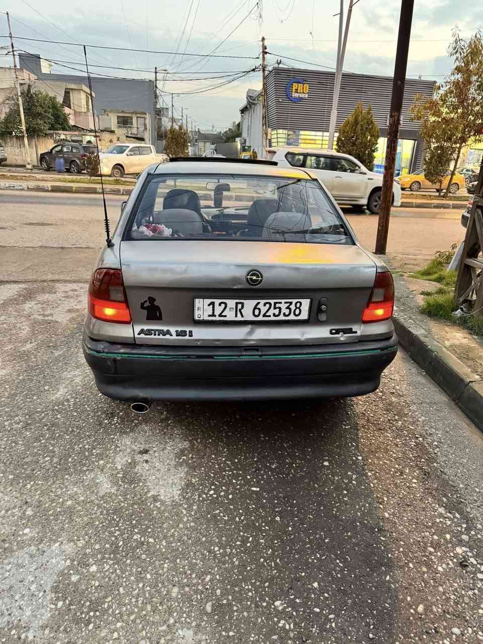 السلام عليكم
لبيع أوبل استر 

موديل ٩٢سيارة حجم ١٦

نضيفة معوزة شي 

كير ومحرك بشرط 

طخم كلو جديد 

تىدفة شالغة 

طخم تواير جديد 

السيارة باسمي اني الشرعي 

رقم جديد هزة جديدة سنوية ٢٠٣٠

شرط التحويل //// السعر ٤٧ وبيه مجال ل شراي 

***********

***********
