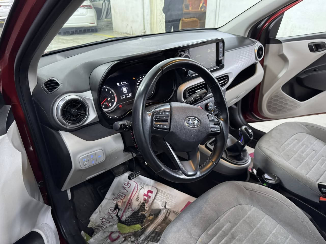 السلام عليكم
هونداي i10 
 2022 وارد كوري 
رقم بغداد 
السياره نظيفه جدا 
محرك 1200 دبل نوزل 
كير مكينه كفاله عامه
شاشة اعطال 
شاشه كبيره تدعم الكار بلي
رادار 
نظام مانع تصادم 
تنبيه مغادرة مسار 
نظام تحديد  مسار 
نقطه عمياء 
حساس ضغط الاطارات 
نظام تنبيه الاصطدام الامامي 
نظام الملائحه 
وبعد بيها هوايه مواصفات 
السياره صبغ دعامية
 بارد حافة البنيد 
وبارد تكحيل بالباب   
مكاني بغداد الصليخ 
14’500  قفل عراقي  
رقم التلفون ***********
