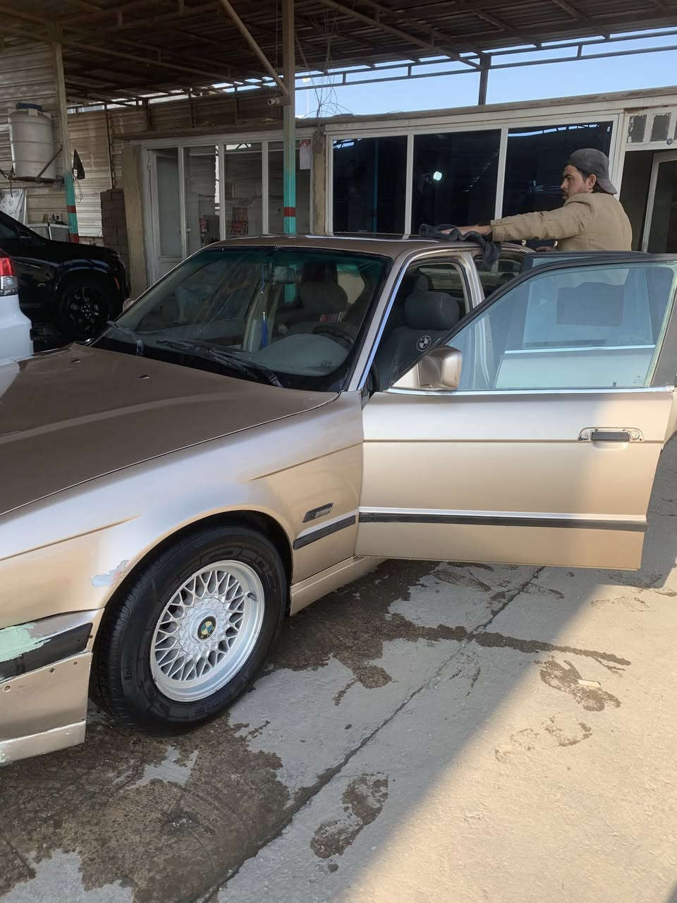 السلام عليكم BMW525مسكر فانوس ماكينة ستة اسلندر كير و ماكينة حدادية مكفولات السعر 50وبيها مجال المكان كربلاء ***********
