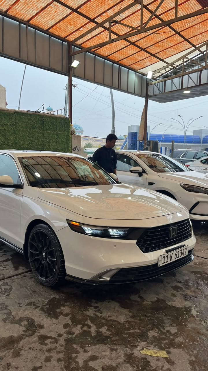 هوندا اكورد 
موديل 2024 
تورنك 
اعلى موصفات 
كفاله عامه بدون صبغ ولا تعديل 
تقرير فرق لحد دوسه. 
سعر 205 وبيه مجال بسيط


**إذا كنت صاحب هذا الإعلان وتريد حذفه لأي سبب، رجاءا أرسل رسالة إلى الدعم الفني**