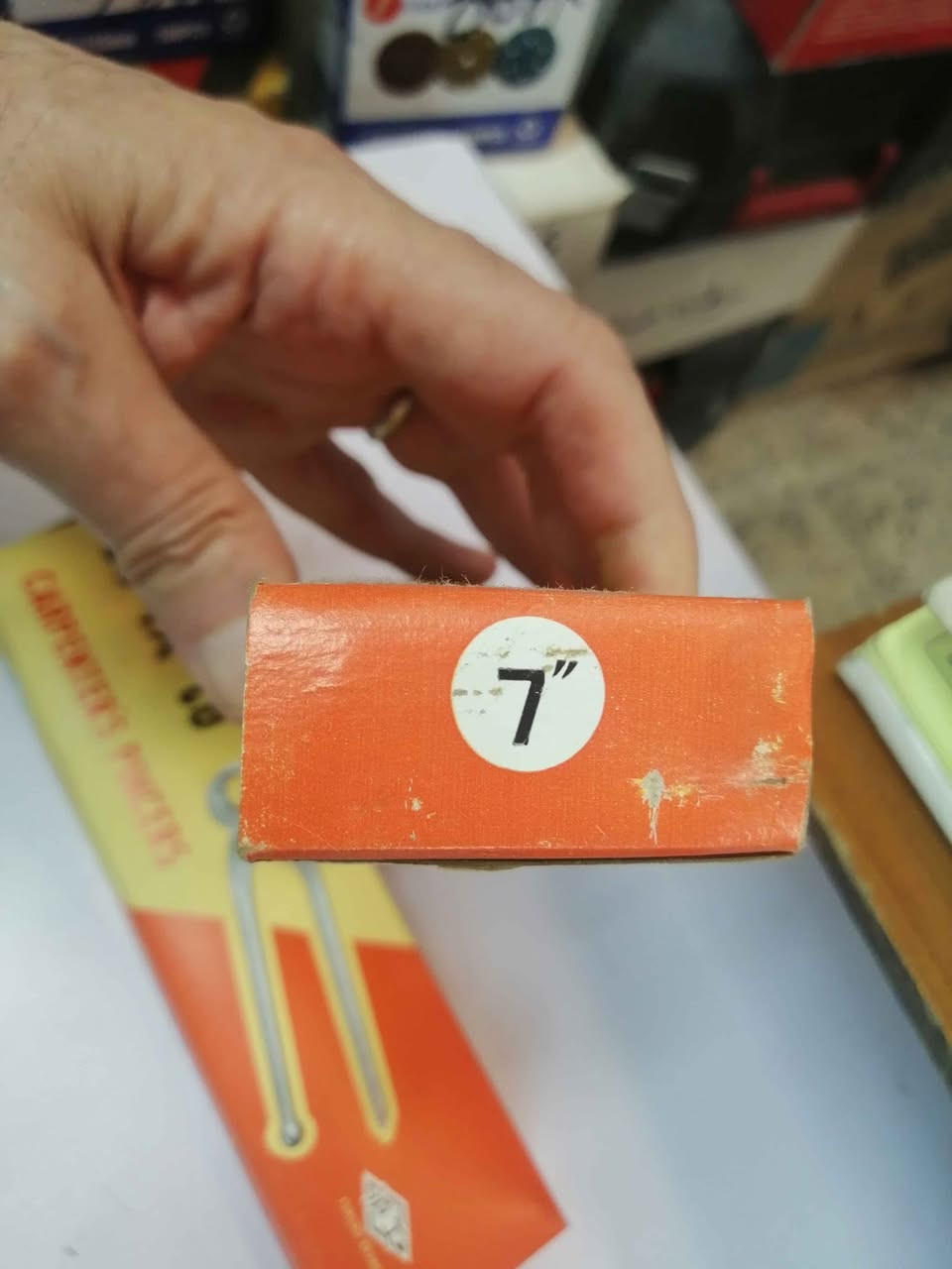 كلابتين نجارية أصلية (مؤسسة) متوفرة بثلاث اطوال ٦ إنج ،٧ إنج و٨ إنج ،مع وجود خدمة التوصيل بسعر ٥٠٠٠ دينار للمحافظات كافة، وصفحتنا على الفيسبوك (الأبرار عدد أصلية من مناشئ عالمية عالمية 2)، حارث العزاوي *********** فايبر واتساب، بغداد شارع الرشيد ،باب الأغا ،مقابل سوق الصفارين بغداد, العراق
