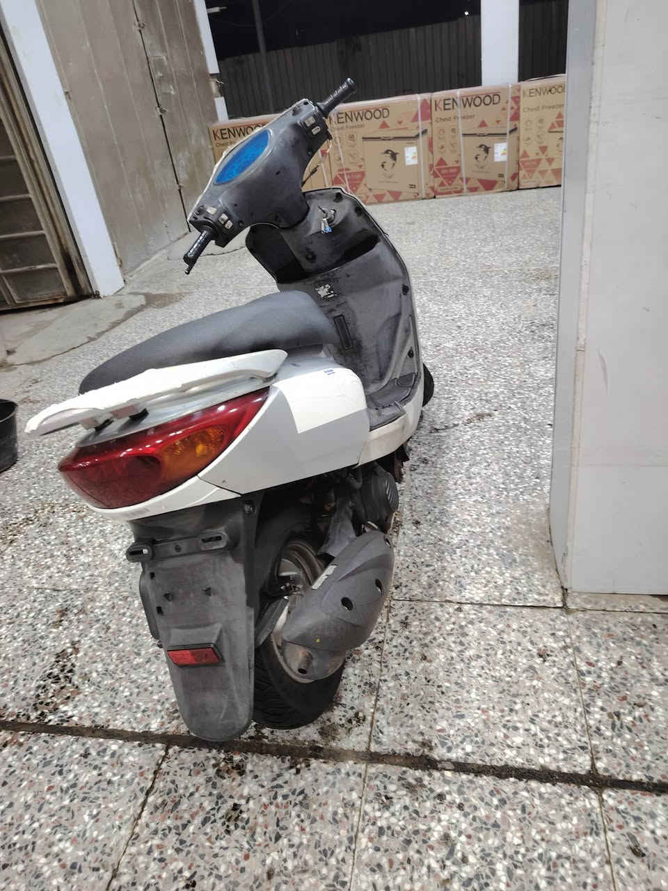 السلام عليكم دراجه بريز كابريتر لايت عالي للبيع دراجه ناشفة رمبه  صارلهة 20 يوم من نزلت من رمبة نقص فقط باتري تواصل ***********
