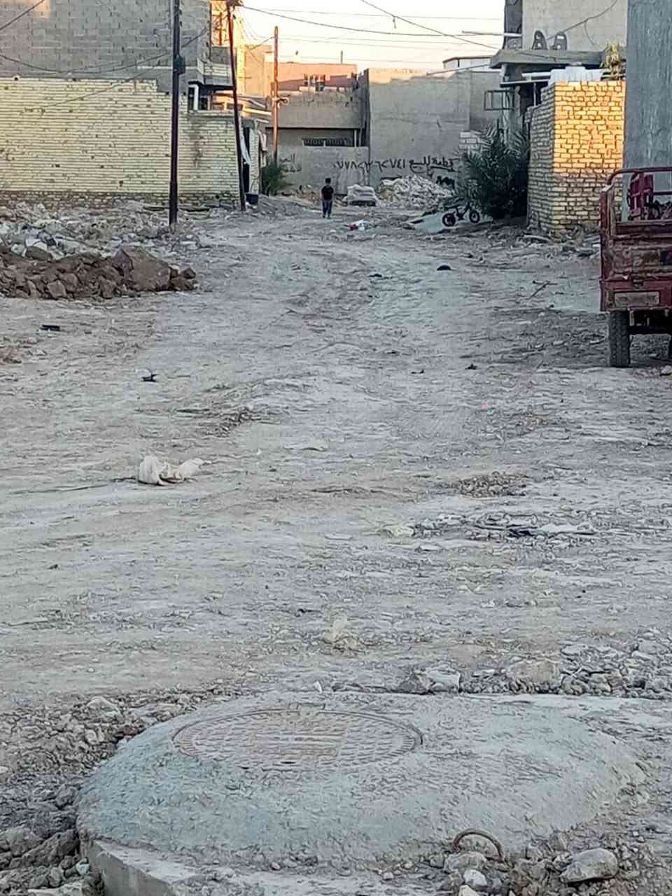 قطعه ارض للبيع مساحة ١٠٠ متر مربع الواجهه ١٠ نزال ١٠ مكانهه سبع قصور شارع المشروع مقابيل المستوصف شارع ٢٠ قريبه عل شارع ٢٠ ثالث فرع عن الشارع خدمات كامله ماي مجاري كهرباء وجاي يشتغلون بشارع تبليط سعرهه ١٩ رقم الهاتف ***********
