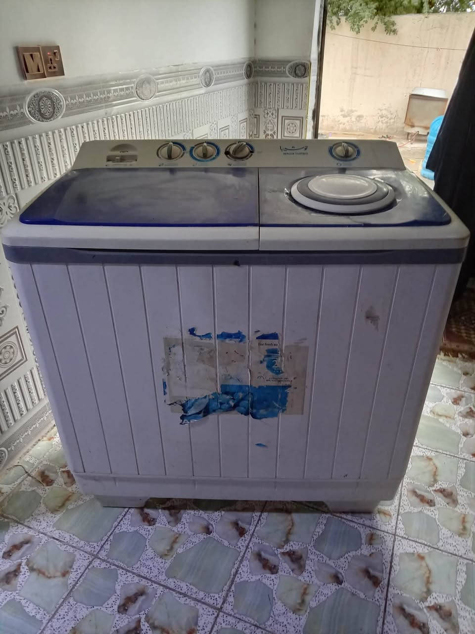 غسالات للبيع كلمن وسعرهن مكانهم رميثه يوجد خدمة توصيل


**إذا كنت صاحب هذا الإعلان وتريد حذفه لأي سبب، رجاءا أرسل رسالة إلى الدعم الفني**