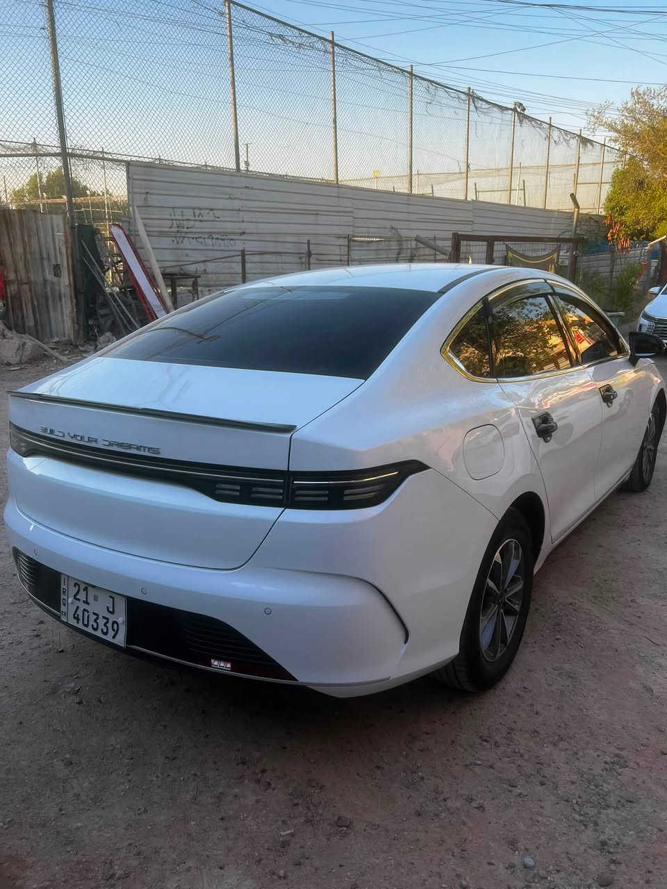 السلام عليكم
BYD ديستروير 2025

ماشيه 30 الف

رقم شمالي سليمانيه

مضلله كتاب تضليل رسمي من المرور نسبه 50‎%‎

نشره لد داخليه 4 ابواب ودشبول اصليه

محدثه اخر تحديث الدودي 

كماليات مال مري ومطريات وسبايدر 

تكم ودواخل مغلفه لايلون حراري 

ارضيات رزلاين اصليه بيهة ام 150 الف من الجادر الاصلي

سياره جاهزه مابيهة اي نقص وبأسمي 

عنواني بغداد الدوره

اتصال ***********
