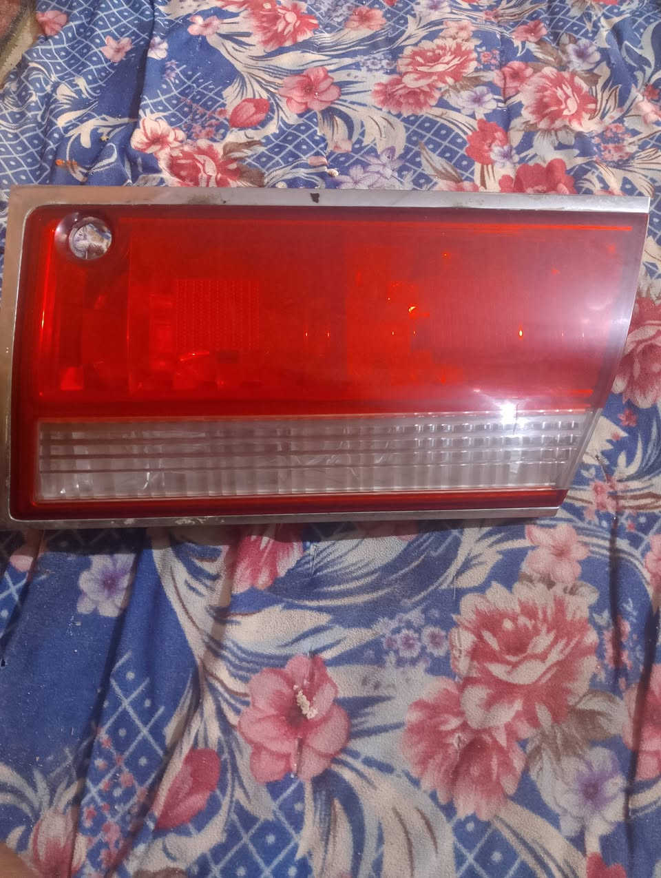 سلام عليكم بك لايت كرستال صفحه اليمنه كامل  سياره ملكه جنون للبيع مكاني ميسان حي الوحده قيمهن واخذهن ***********
اوتساب ***********
