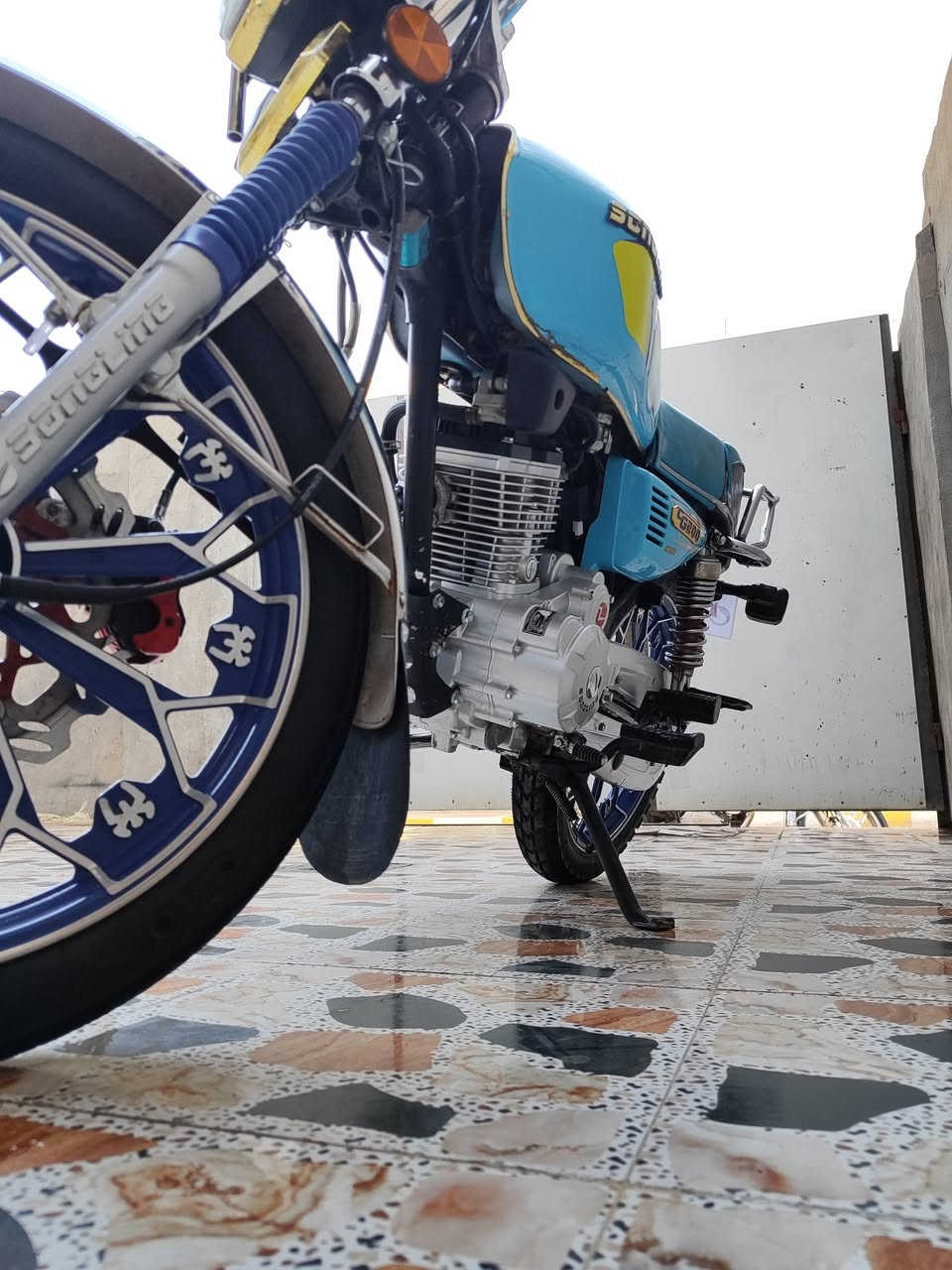 دراجه نضيفه مكفوله وياهة منفيس موديل 24 محرك اخرس كاتم مناقصهة شي السعر 775 وبيهة مجال مكاني رمادي التأميم رقمي ***********
