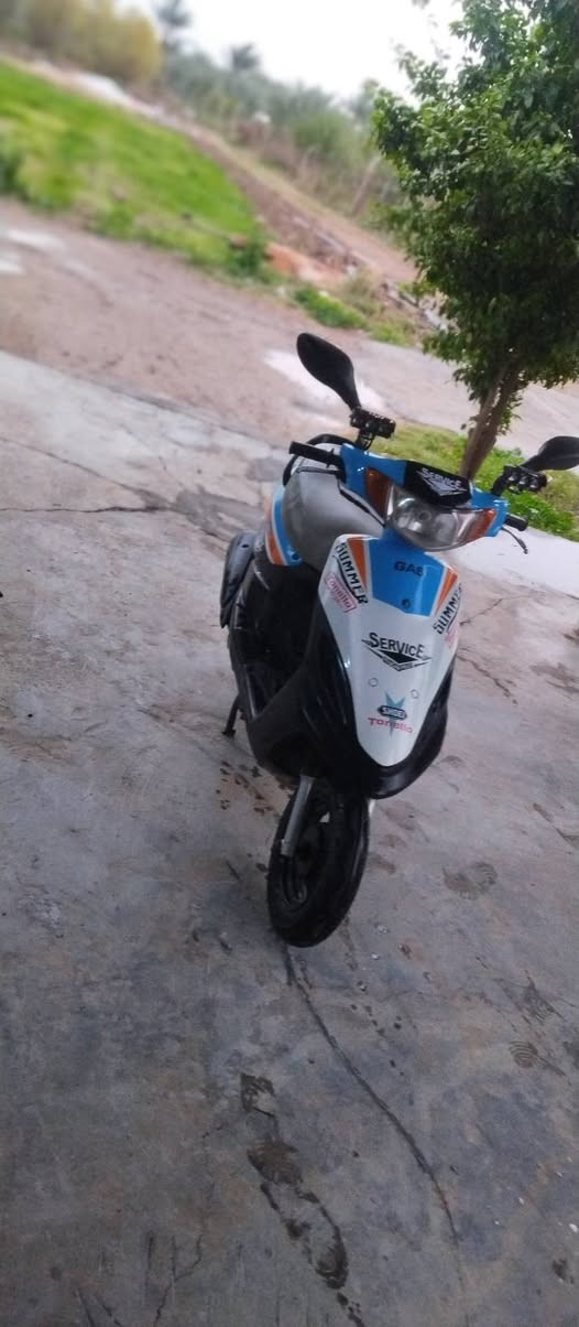 السلام عليكم دراجه 120 ماكس قشمه دراجه مكينه مفتوحه كهربائيات شغاله كلها شغاله دراجه نكره بكل وقت سعر 450او بي مجال حك الجيه عنوني شيخ حمد رقمي للتواصل ***********
