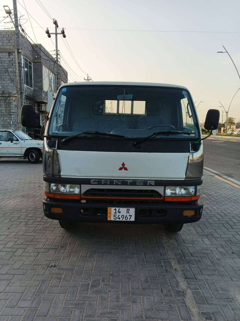 كنترللبيع موديل ٩٢ سياره جاهزه مابيه اي شي سنويه ٢٠٣٠ سياره بأسمي.  ***********.   *********** العنوان بصره
