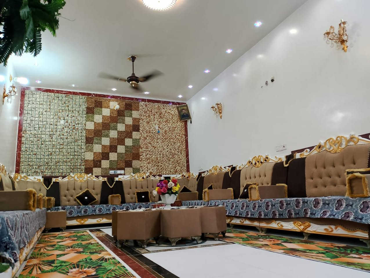 السلام عليكم
بيت للبيع المساحه 220 متر 
طابو زراعي طابقين الموقع ذي قار الرفاعي قريه شويلي بدايه شارع ثلاثين تبليط من جهة الشط
للأستفسار ***********
