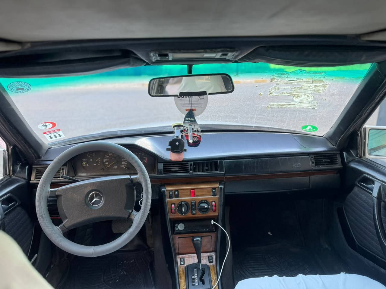 -مارسيدس دب E300 موديل 1992
مكينه 2500 -گير اوتوماتيك _ گير والمحرك مكفول 
رقم اربيل انكليزي سنويه 2025
تبريد تدفئة شغال _ سلايد
- تخم تاير والصدر امامي وخلفي جديد 
- داخل فورميكا صاجي _ قفل مركزي 
-  صبغ عام للجمالية
 - سيارة احلى من صورة خير من الله 
- مكاني كركوك 📍 
سعر 68 ورقة وبيها مجال
***********_***********
