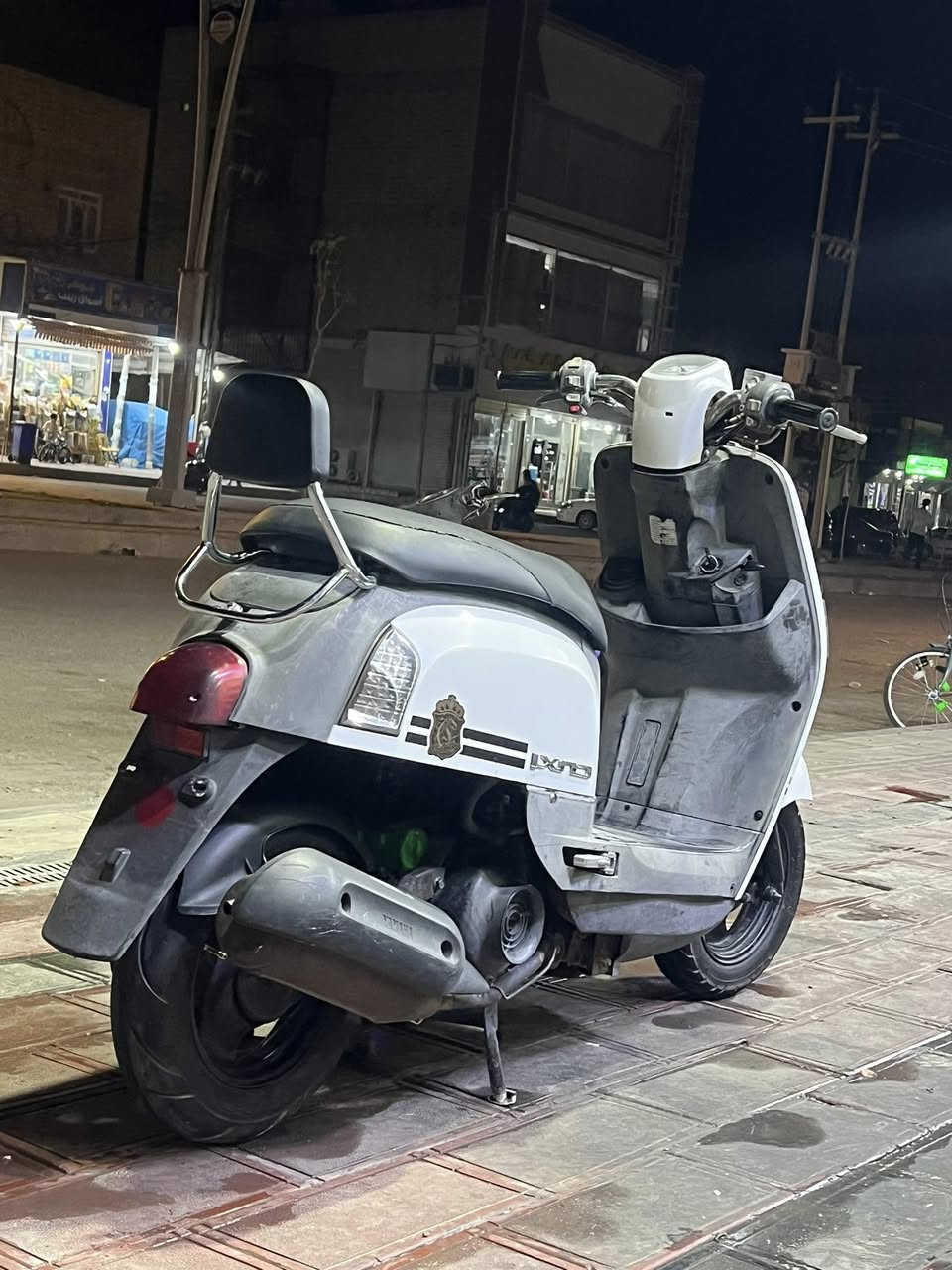 سلام عليكم ماكس بوليس للبيع موديل ٢٠٠٨ دراجه كامله مكمله كلشي شغال برغي مافتوح بيه كفاله دراجه وشرط الفحص تواصل (***********)
